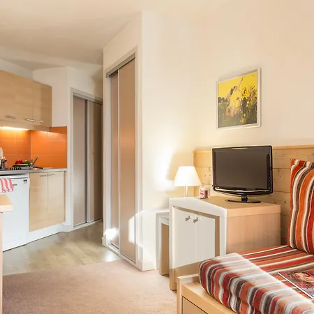 Hotel apartamentowy Pierre & Les Nereides 3*