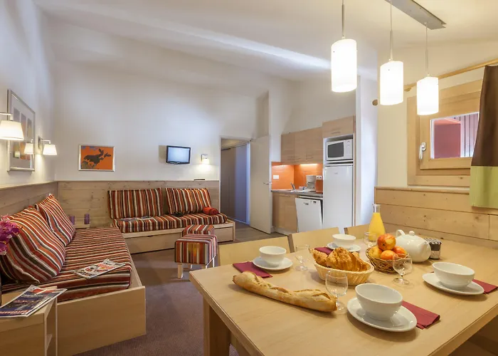 Pierre & Les Nereides 3*